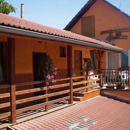Penzion Adriana Hotell Rožňava Eksteriør bilde